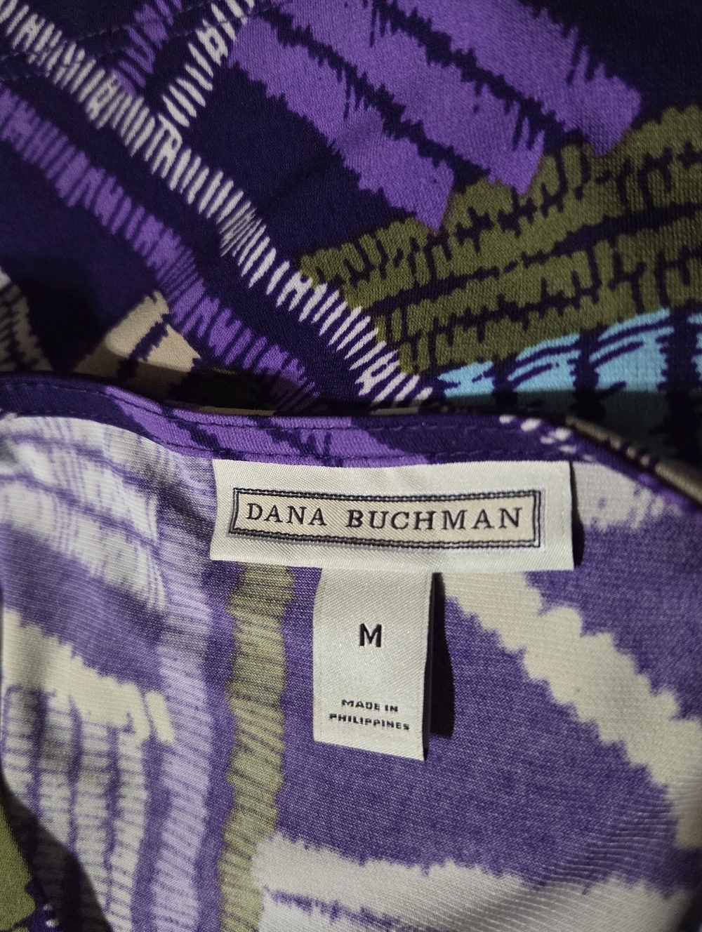 Dana Buchman Sleeveless V-Neck Geometric Print Top in Purple - Picture 5 of 5